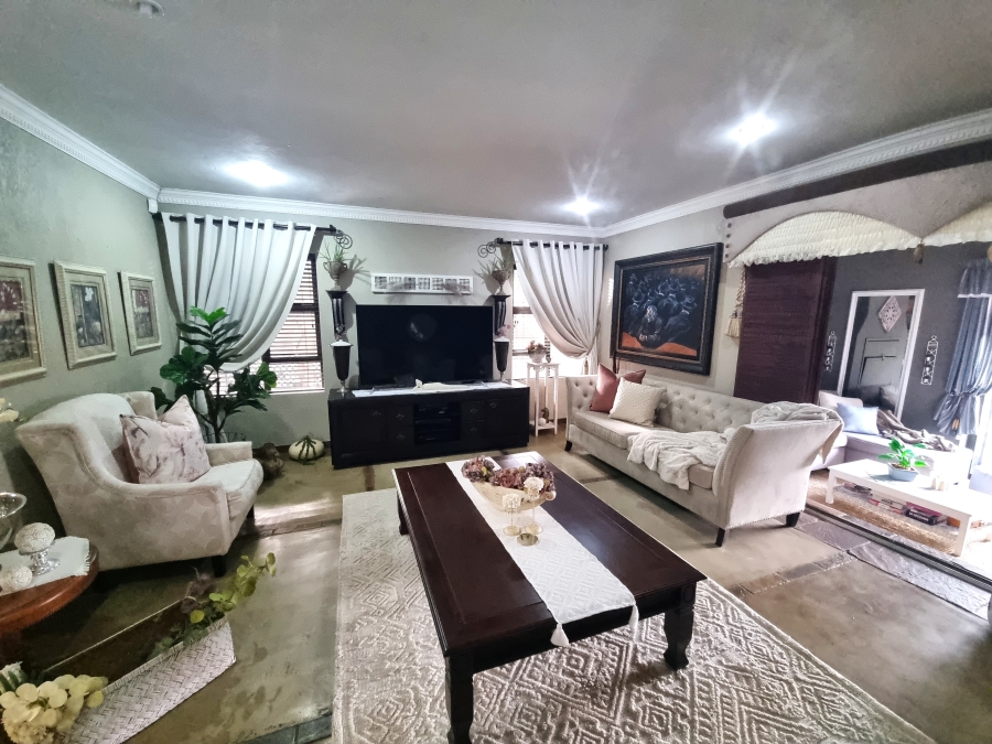 4 Bedroom Property for Sale in Boschdal North West
